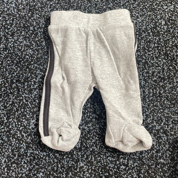 Newborn grey two piece set - Picture 3 of 4